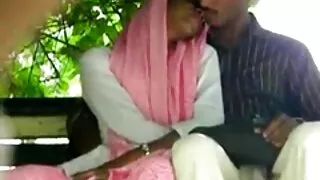 ரெட்ஹெட் தெலுங்கு செக்ஸ் வீடியோ hd பீஸ்ட் அன்னாபெல் ரெட் ஒரு நண்பரை பெரிய மார்பகங்களுடன் கவர்ந்திழுத்து அவரது சேவலை இடித்தார்